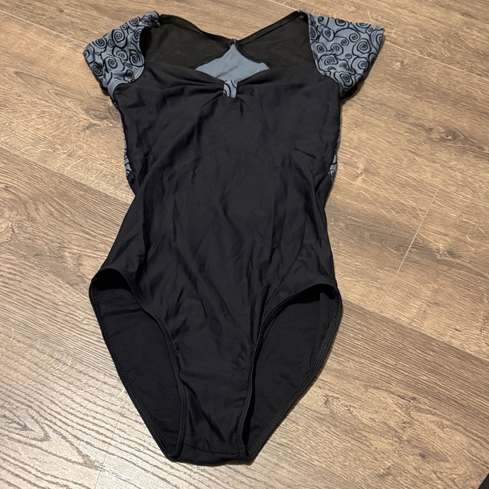 Black and Gray Swirl Patterned Leotard